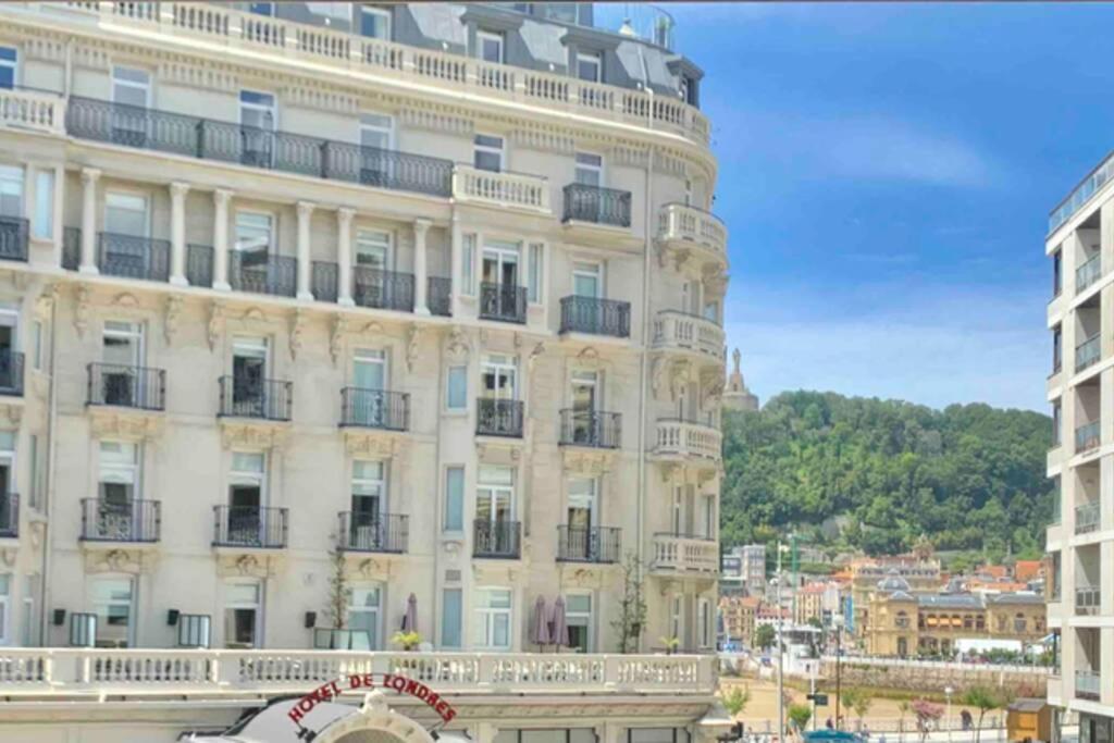 New Gorgeous Central Apartment - Beachfront - 3 Bd San Sebastián Esterno foto