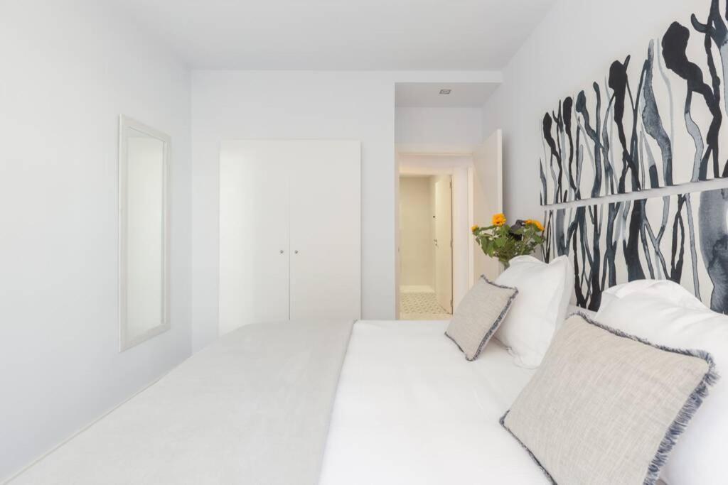 New Gorgeous Central Apartment - Beachfront - 3 Bd San Sebastián Esterno foto