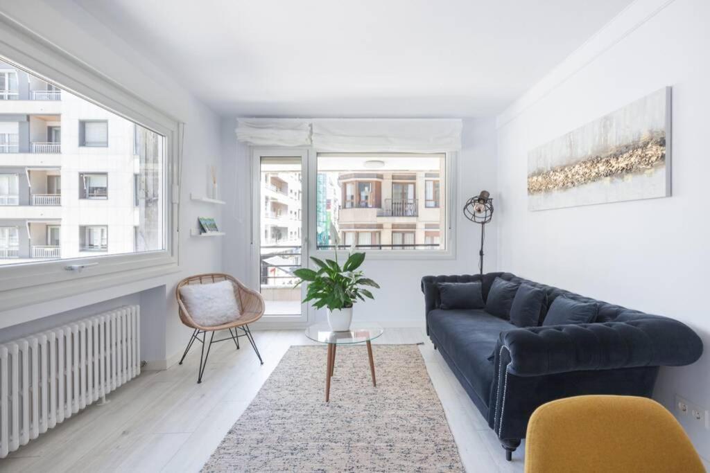 New Gorgeous Central Apartment - Beachfront - 3 Bd San Sebastián Esterno foto