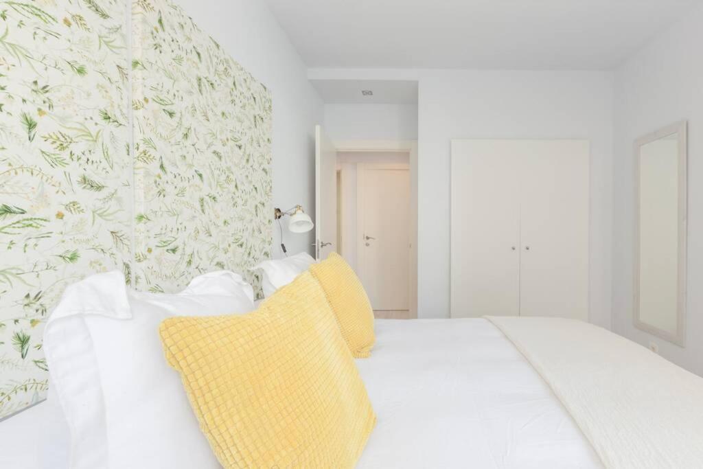 New Gorgeous Central Apartment - Beachfront - 3 Bd San Sebastián Esterno foto