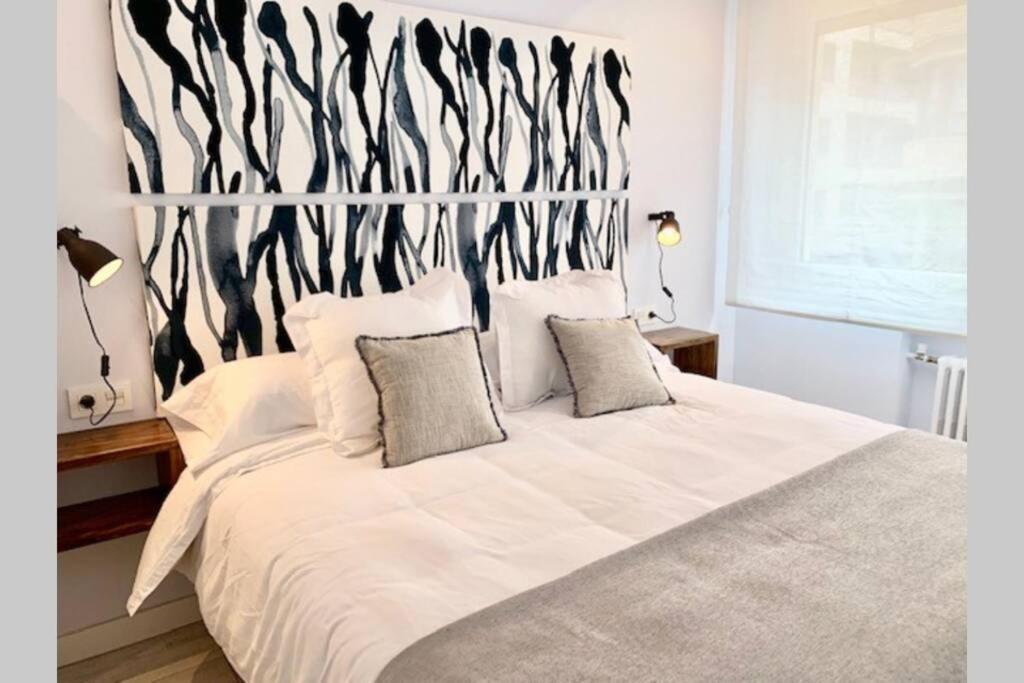 New Gorgeous Central Apartment - Beachfront - 3 Bd San Sebastián Esterno foto