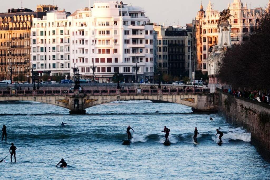 New Gorgeous Central Apartment - Beachfront - 3 Bd San Sebastián Esterno foto