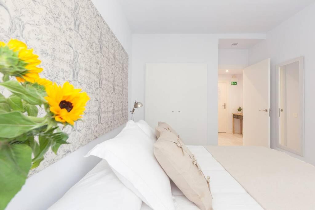New Gorgeous Central Apartment - Beachfront - 3 Bd San Sebastián Esterno foto